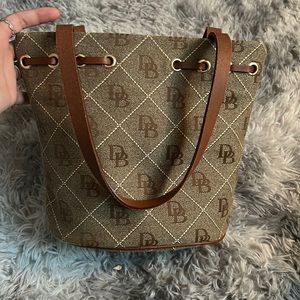 dooney and bourke purse